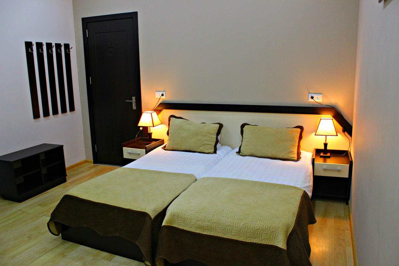 Getaway Hotel Тбилиси Екстериор снимка