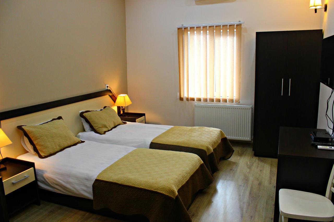Getaway Hotel Тбилиси Екстериор снимка