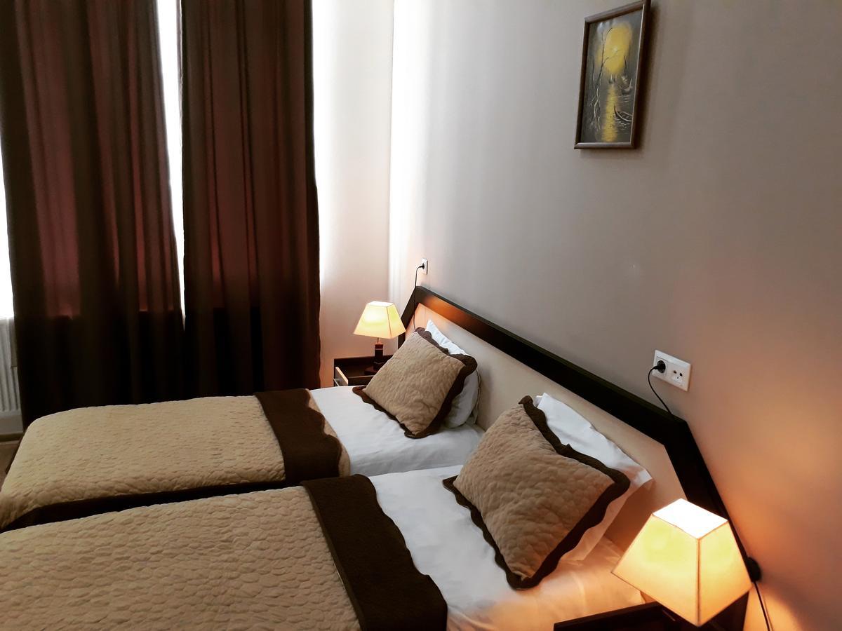 Getaway Hotel Тбилиси Екстериор снимка