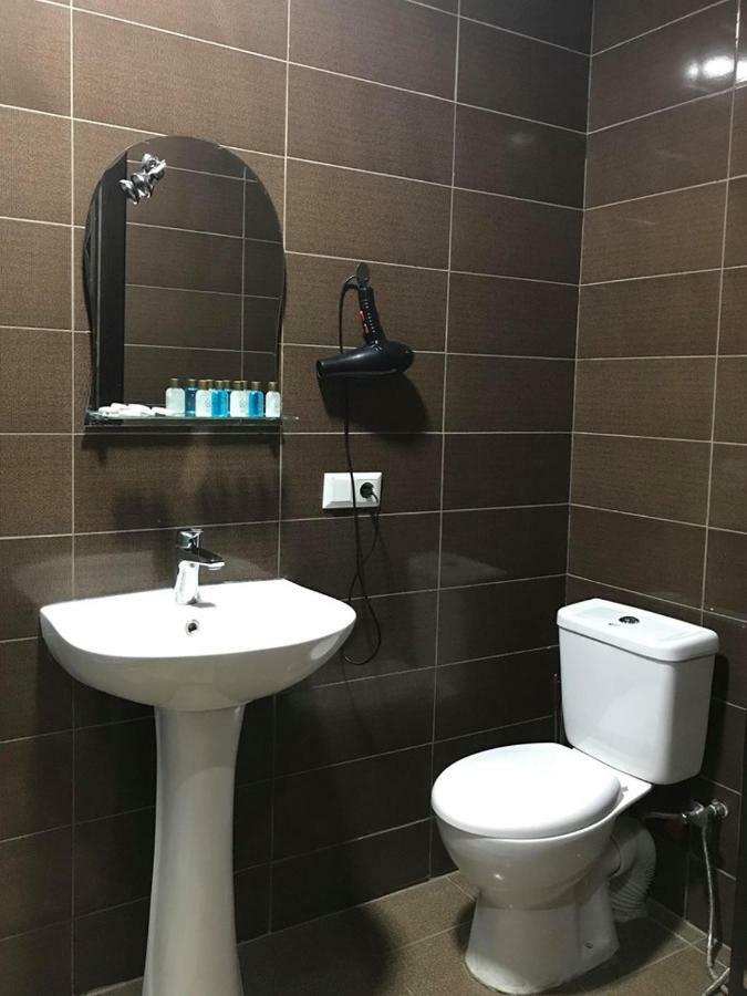 Getaway Hotel Тбилиси Екстериор снимка