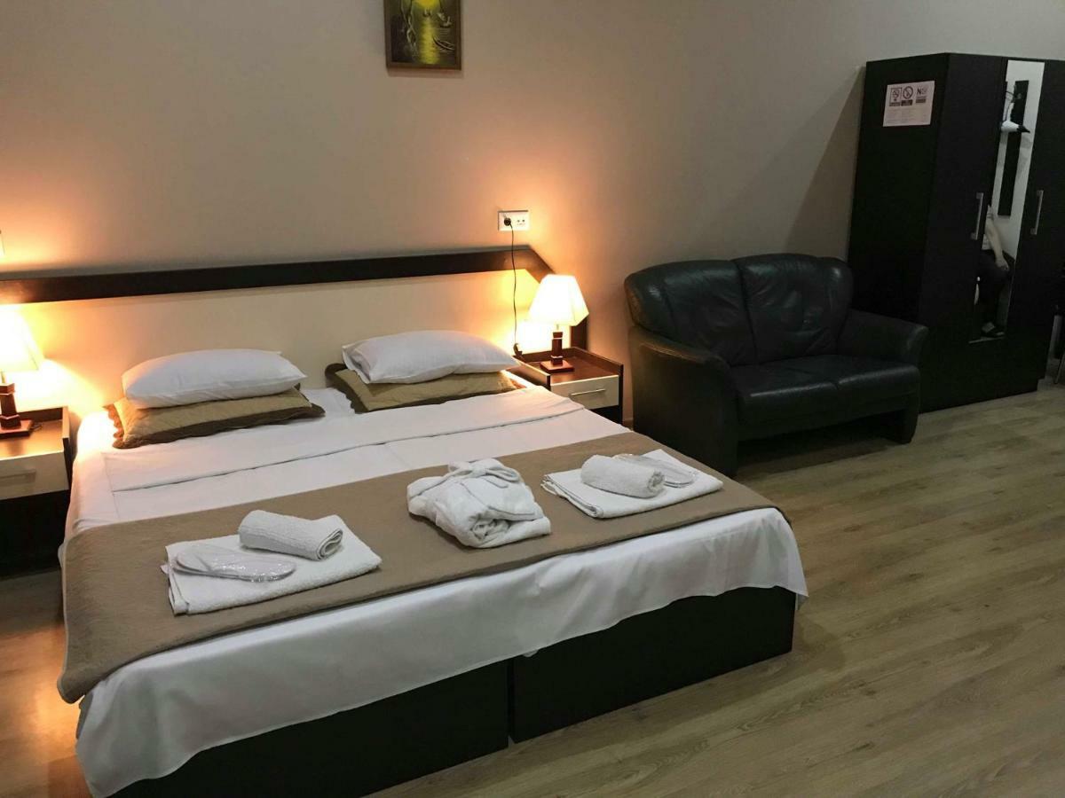 Getaway Hotel Тбилиси Екстериор снимка