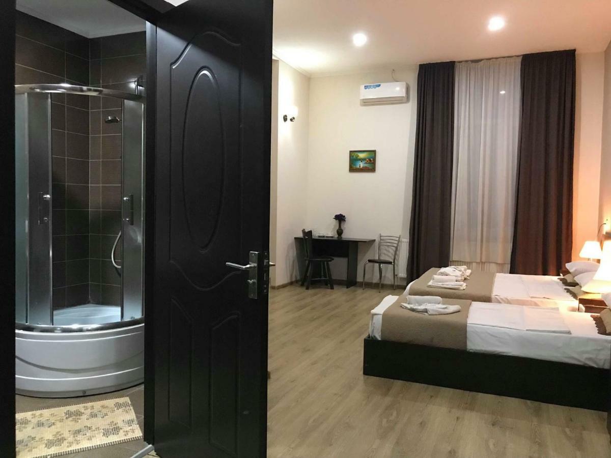 Getaway Hotel Тбилиси Екстериор снимка